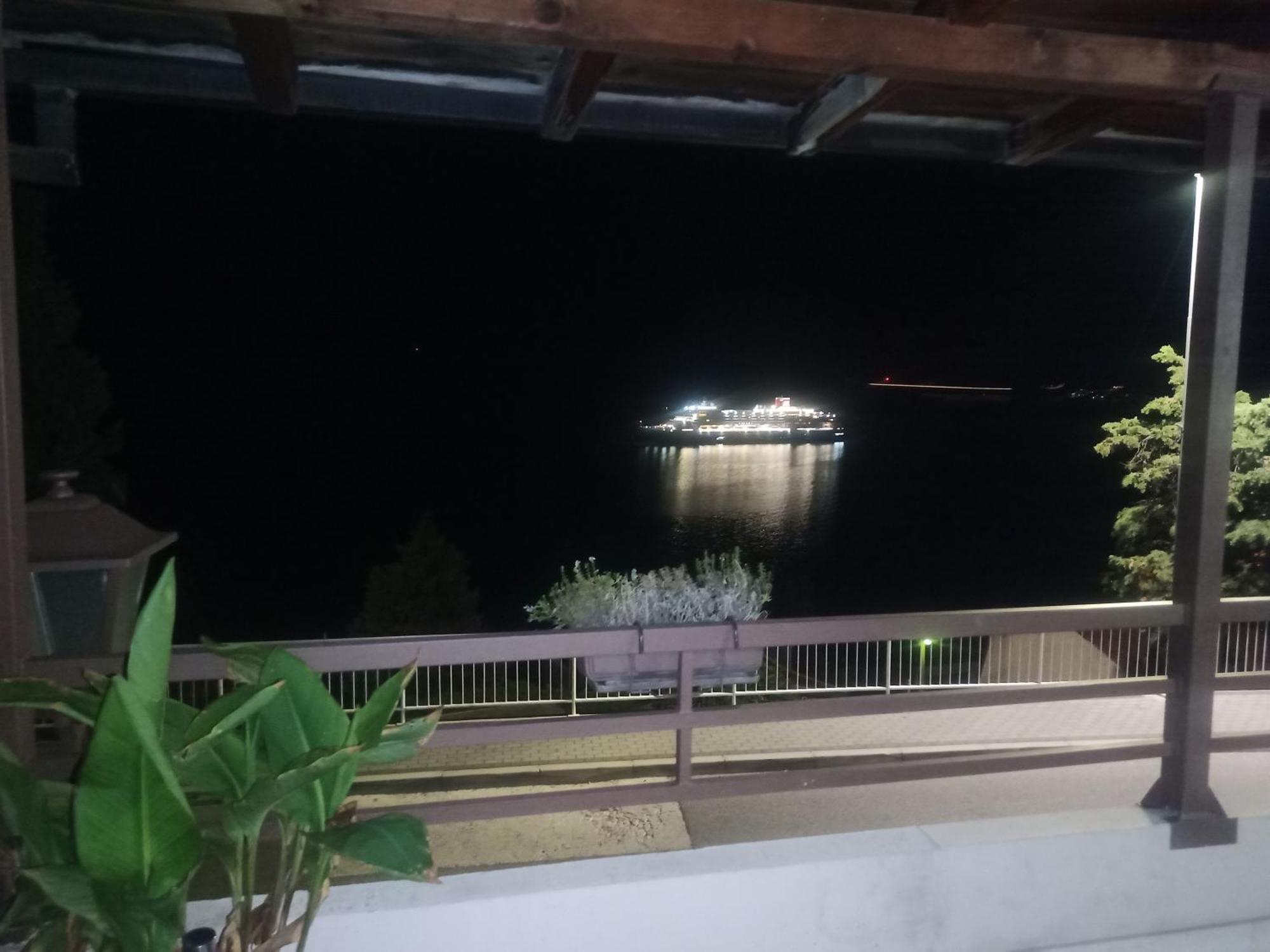 شقة فيرال نيوم المظهر الخارجي الصورة